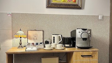 Fridge, microwave, stovetop, cookware/dishes/utensils