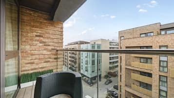 Apartamento, vistas al patio | Balcón