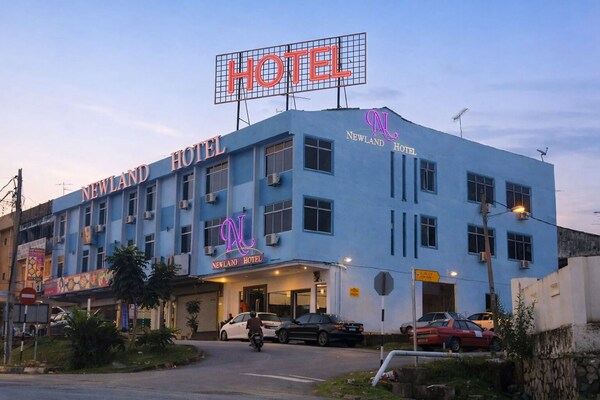 Newland Hotel By Ardens - Taman Pelangi - Johor Bahru