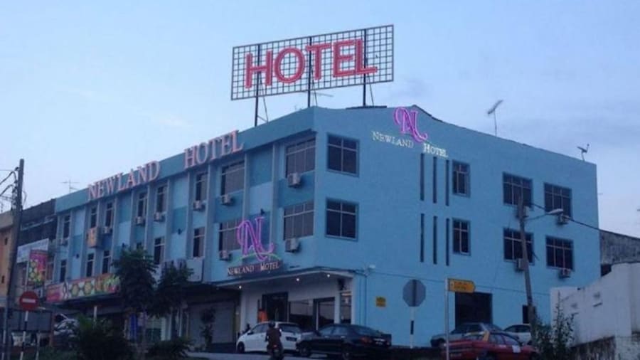 Newland Hotel by Ardens - Taman Pelangi