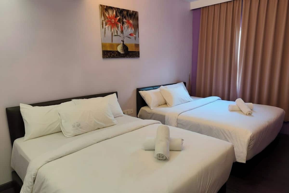 Family Quadruple Room, 2 Queen Beds | Iron/ironing board, free WiFi