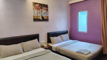 Family Quadruple Room, 2 Queen Beds