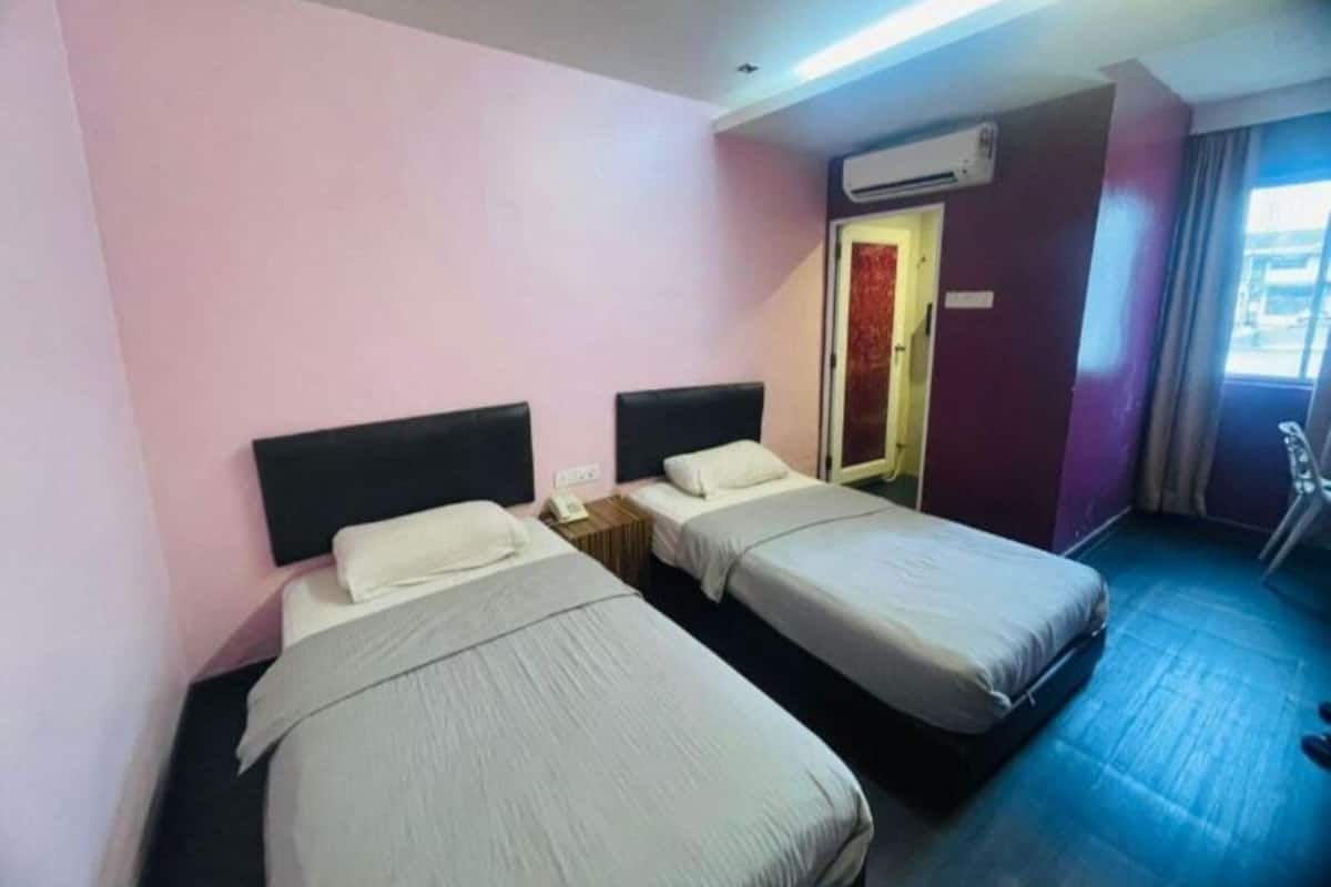 Iron/ironing board, free WiFi
