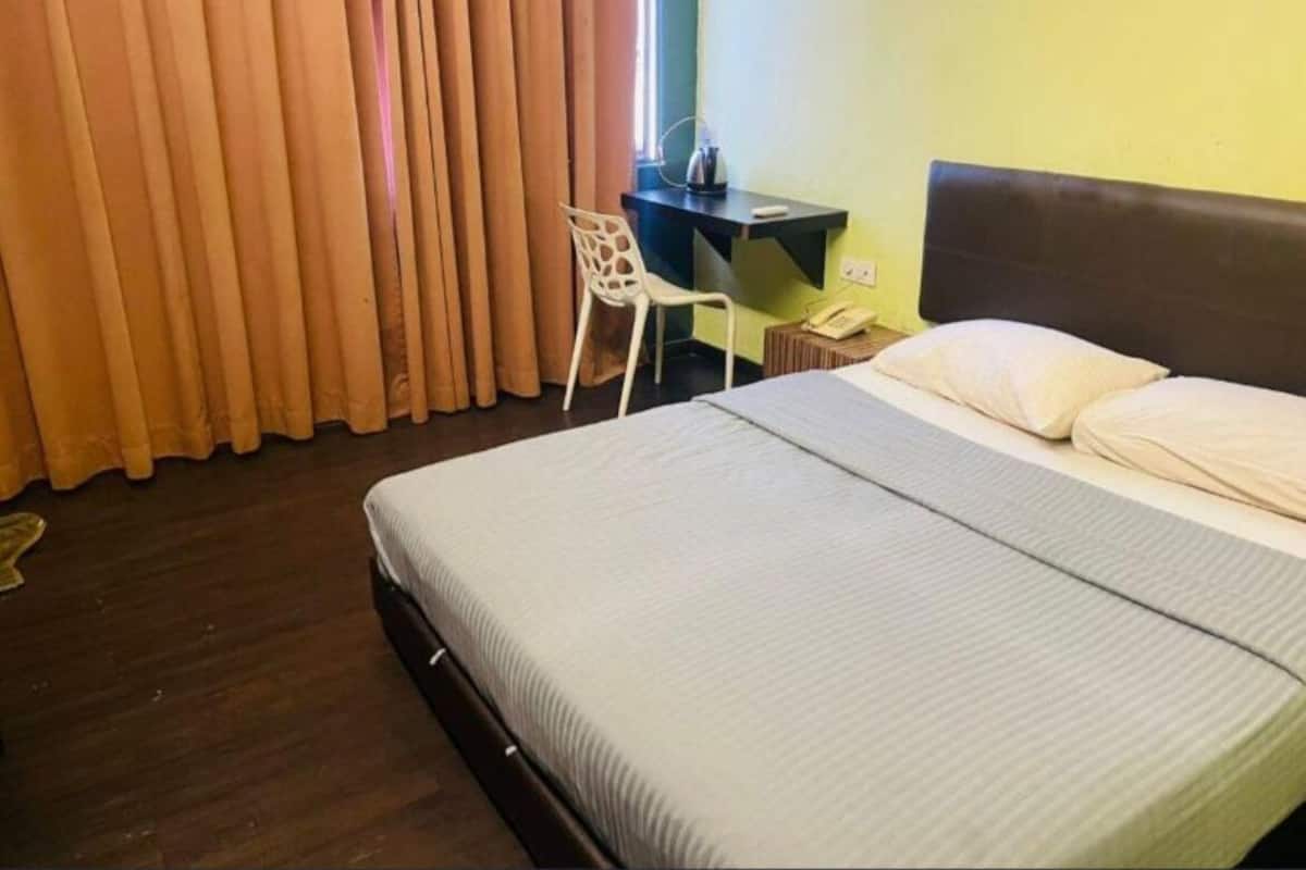 Iron/ironing board, free WiFi