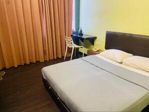 Executive Double Room, 1 Queen Bed - Newland Hotel by Ardens - Taman Pelangi (Johor Bahru)