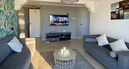 Golden Coast Flat - Pool - Near Beach - Privacy
