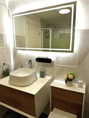 Shared Dormitory, 2 Bedrooms | Bathroom - Room-2 Private Contractor-friendly Rooms (Wolverhampton)