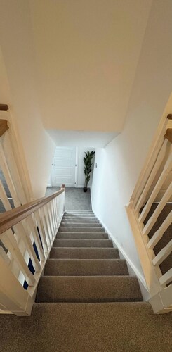 Room-2 Private Contractor-friendly Rooms