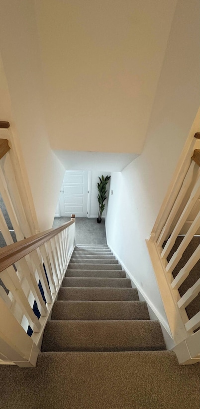 Room-2 Private Contractor-friendly Rooms