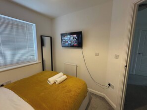 Dormitorio compartido, 2 habitaciones | Servicio de la habitación