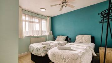 4 bedrooms, desk, iron/ironing board, WiFi