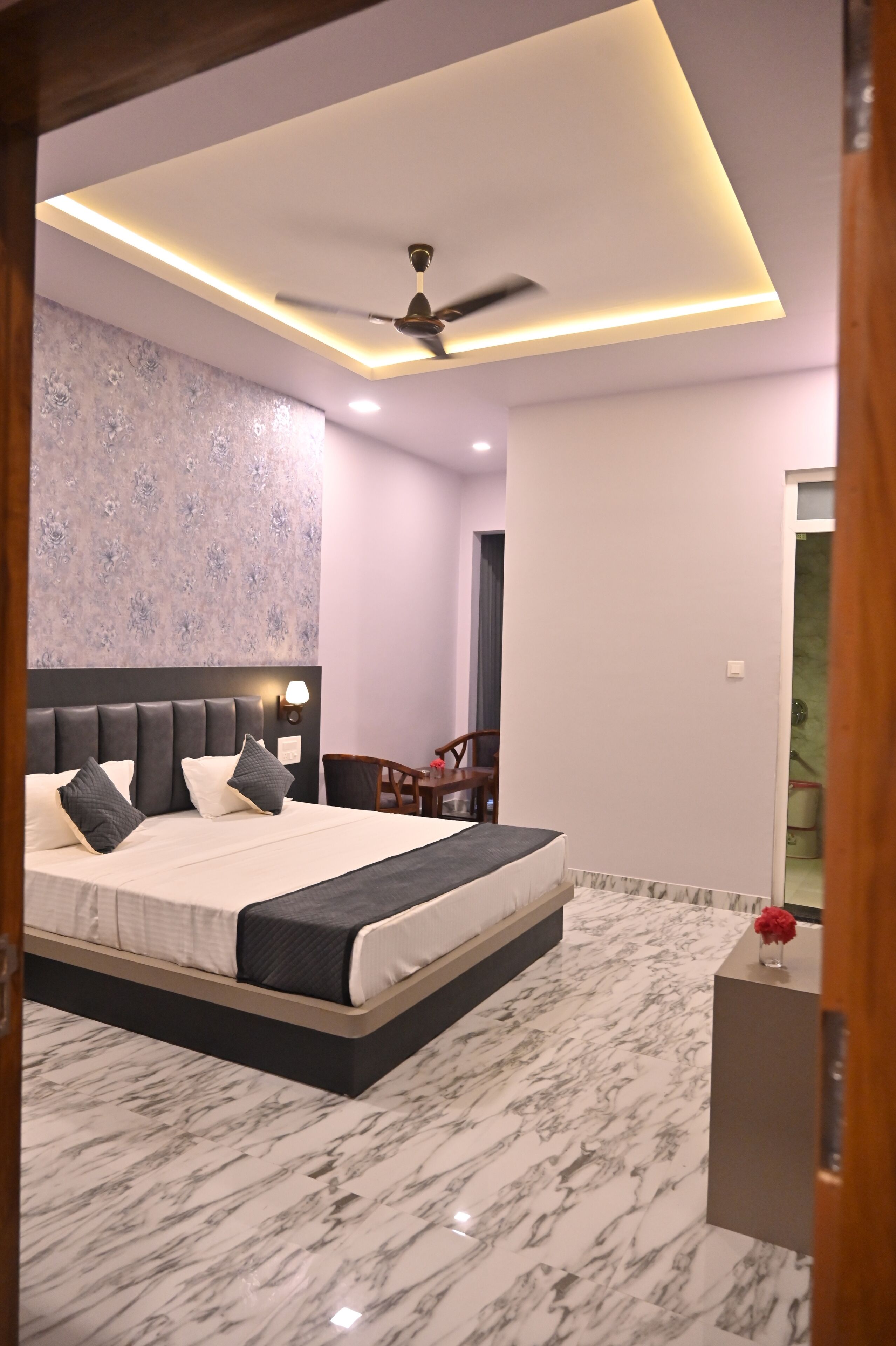 豪華雙人房, 山景 | 書桌、免費無線上網