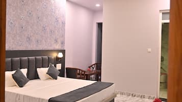 Habitación Deluxe doble, vistas a la montaña | Escritorio y wifi gratis