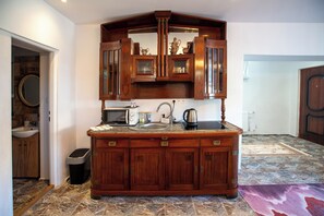 Apartamento, 1 quarto, para fumantes, terraço | Parte interna