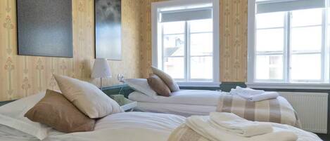 3 bedrooms, WiFi, bed sheets