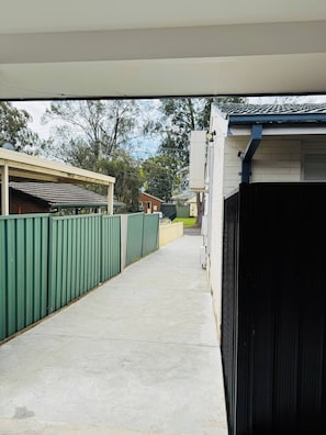 Maison, 3 chambres, fumeurs, balcon | Enceinte de lâhĂ©bergement