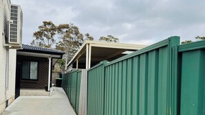 House, 3 Bedrooms, Smoking, Balcony | Property grounds - Bran new Home With Ducted AC to Stay in Sydney (Sydney)