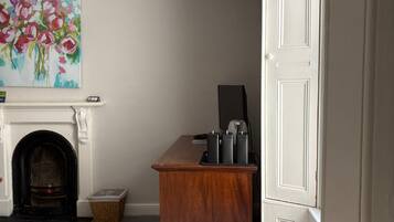 Luksushuone, oma kylpyhuone | Silitysrauta/-lauta, ilmaiset vauvansängyt, ilmainen Wi-Fi