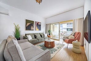 Living room - Lena Court - Spacious 3bdr, City Views & Large Balcony (Limassol)