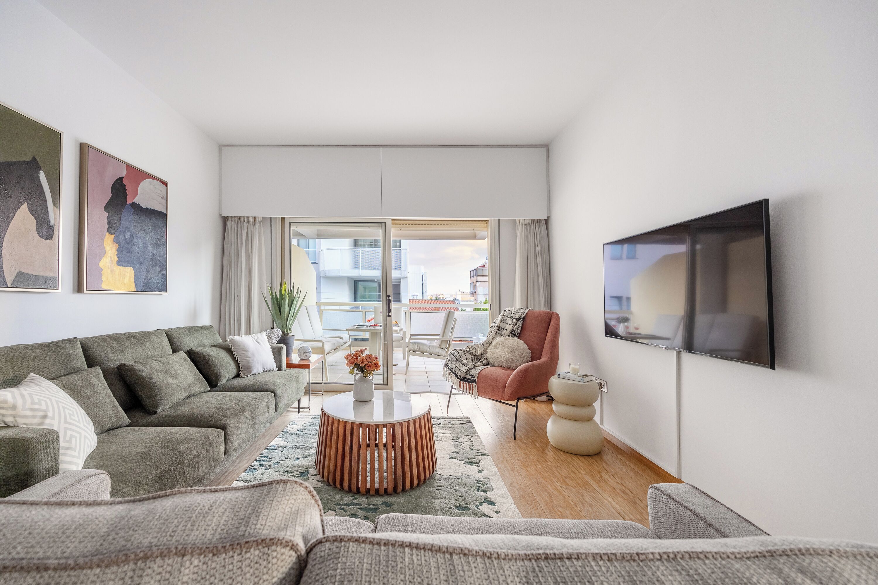 Apartamento, 3 quartos, sacada, vista para a cidade | Sala de estar