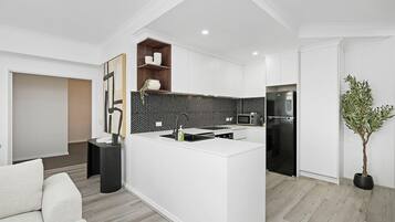 Fridge, microwave, oven, stovetop