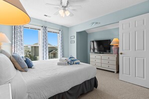 Strykejern/-brett, reiseseng for barn, wi-fi og sengetøy