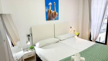 Sistema de insonorización, tabla de planchar con plancha, wifi gratis