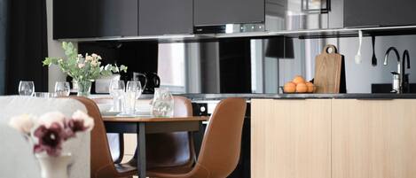 Fridge, microwave, oven, stovetop