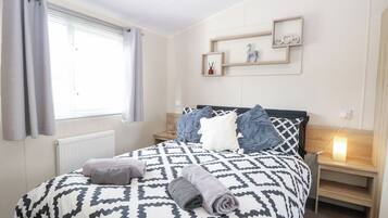 2 bedrooms, individually decorated, individually furnished, free WiFi