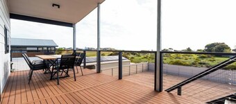 Helios Heights - Modern 2 storey, Off Peak Special available