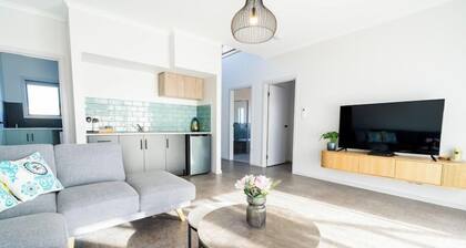 Helios Heights - Modern 2 storey, Off Peak Special available