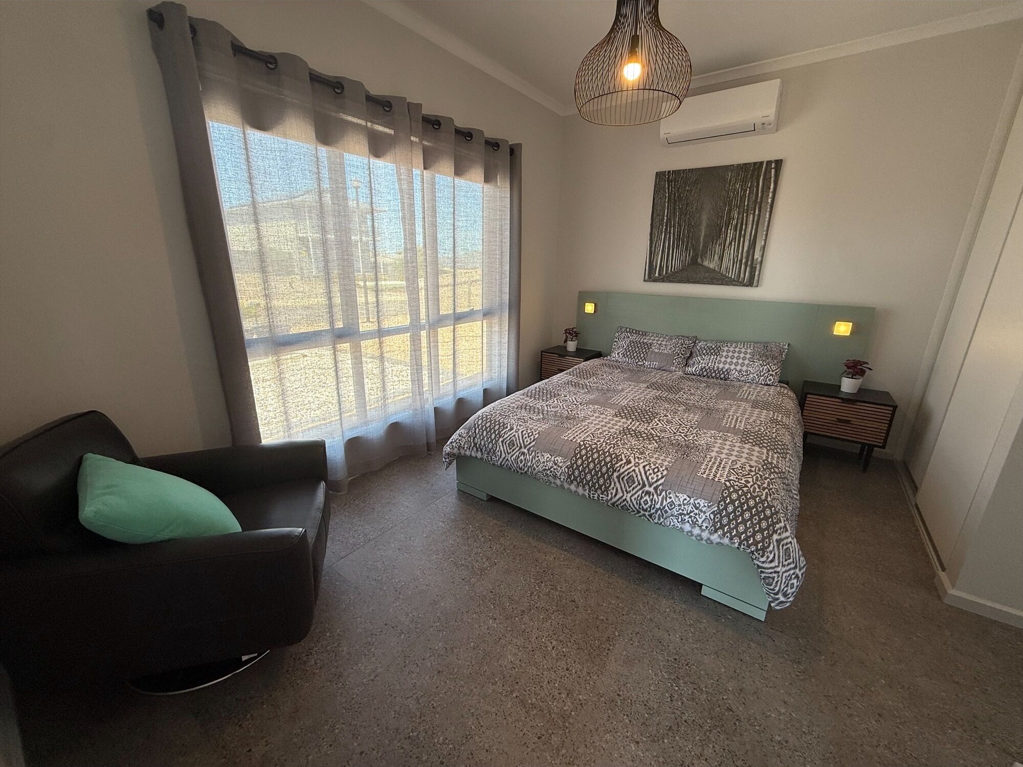 3 bedrooms, iron/ironing board, free WiFi