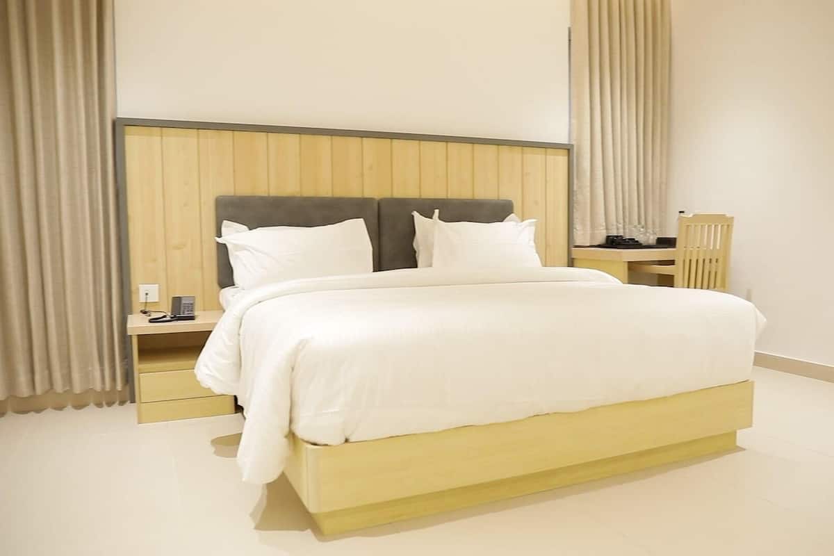 Zimmersafe, Schreibtisch, schallisolierte Zimmer, Bügeleisen/Bügelbrett