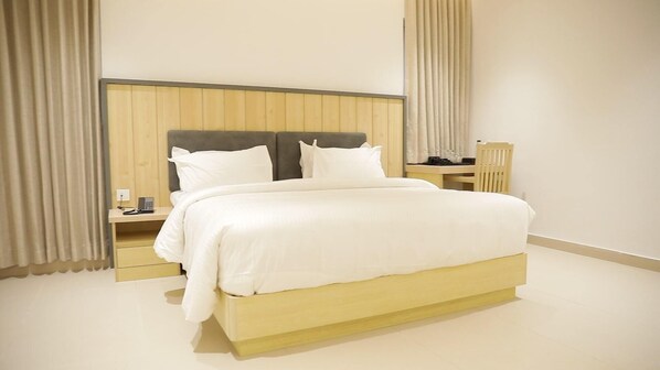 In-room safe, iron/ironing board, free WiFi