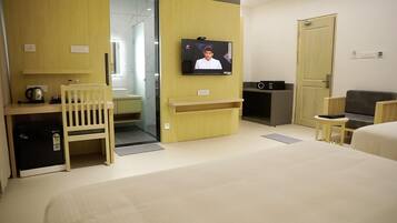 Caixa forta a l'habitació, planxa i posts de planxar i wifi gratuïta