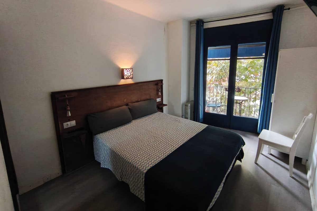 Basic-Doppelzimmer, Balkon, Stadtblick | Kostenloses WLAN