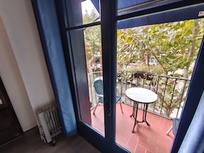 Basic-Doppelzimmer, Balkon, Stadtblick | Kostenloses WLAN
