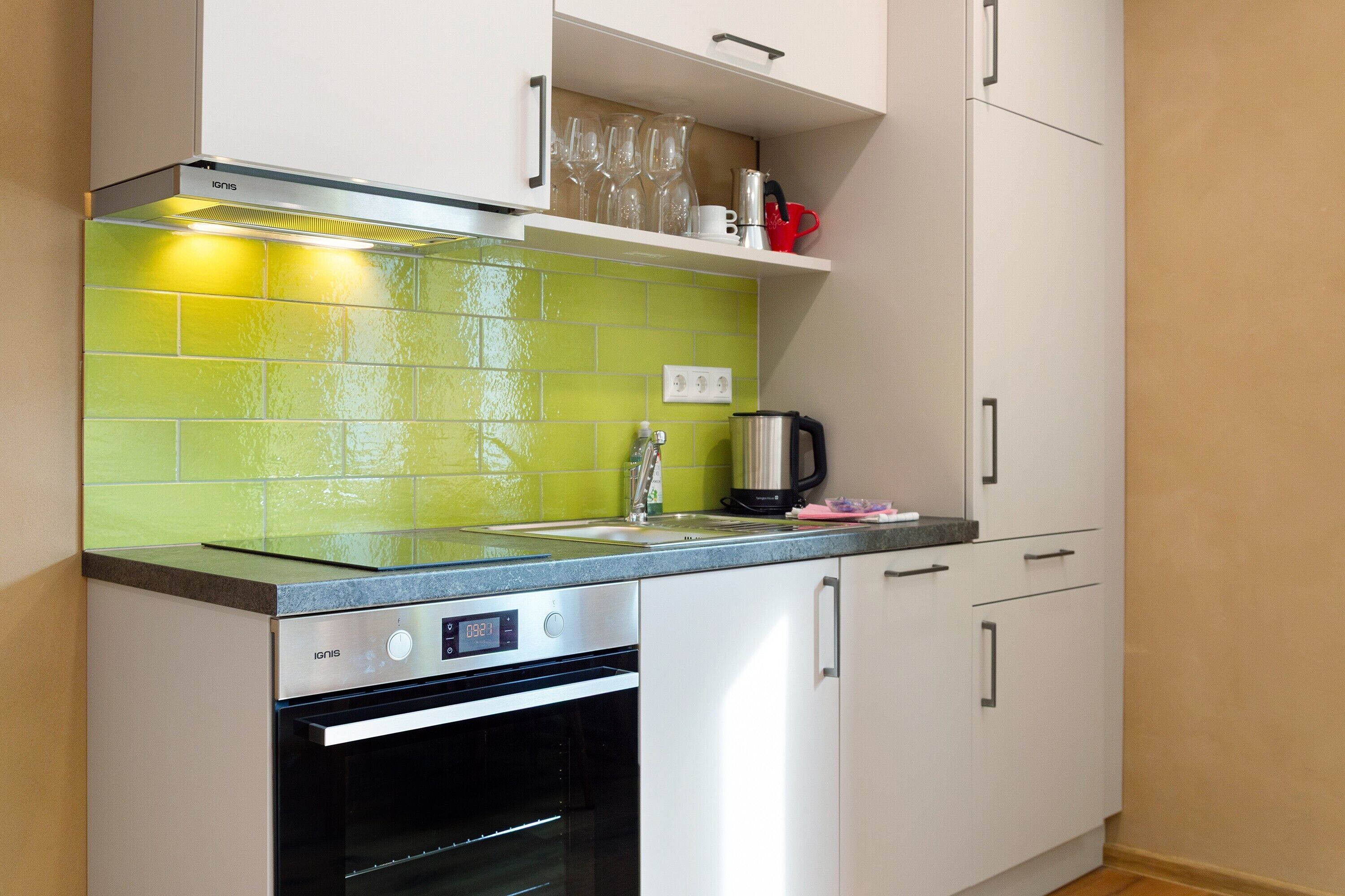 雪櫃、焗爐、爐具、洗碗機