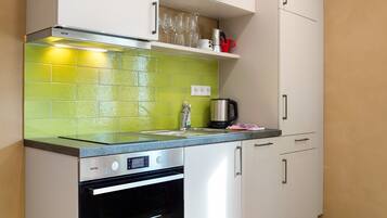 雪櫃、焗爐、爐具、洗碗機