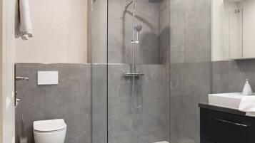 Suihku, ilmaiset hygieniatuotteet, pyyhkeet