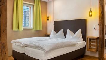 Een bureau, wifi, beddengoed, rolstoeltoegang