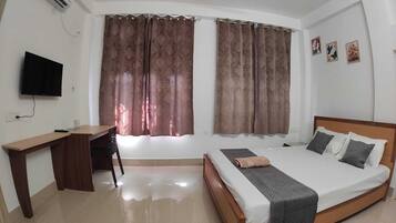 Deluxe Double Room | Desk, free WiFi