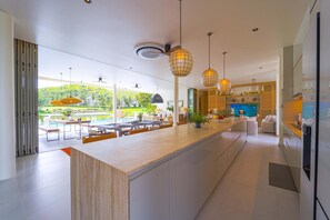 Villa, Mountain View | Private kitchen | Full-size fridge, microwave, oven, stovetop