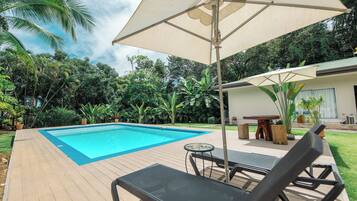 2 kolam renang outdoor