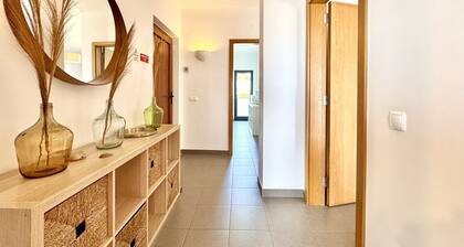 P RA SEA View With Pool by Homing
