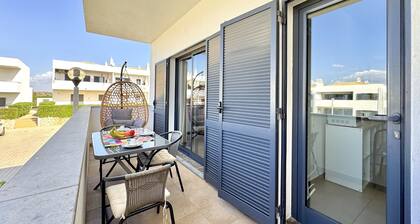 P RA SEA View With Pool by Homing