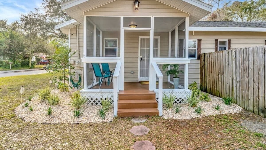 Family Pet Friendly Getaway With Porch Fire Pit Yard