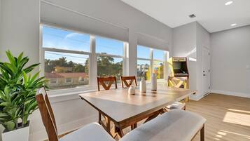 Apartment | 4 bedrooms, Internet