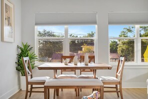 公寓 | 4 間臥室、網路服務