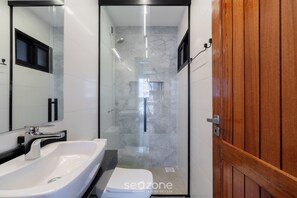 Bathroom - Studio 290 m From Praia Mole Vds0005 (Florianópolis)